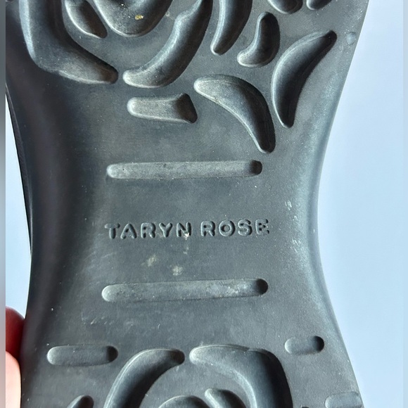 Taryn Rose Black Leather Cross-Over Strap Flats - Picture 7 of 11